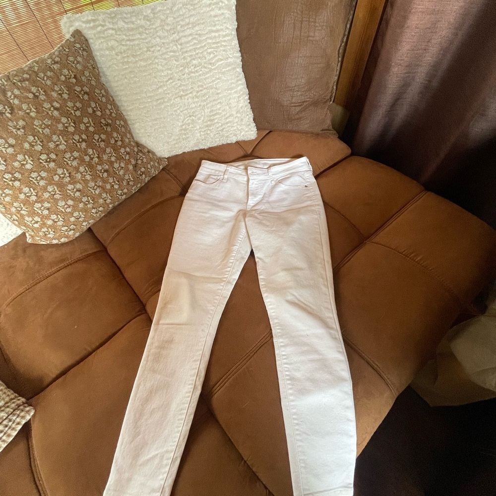 Old Navy White Skinny Jean with some stretch!